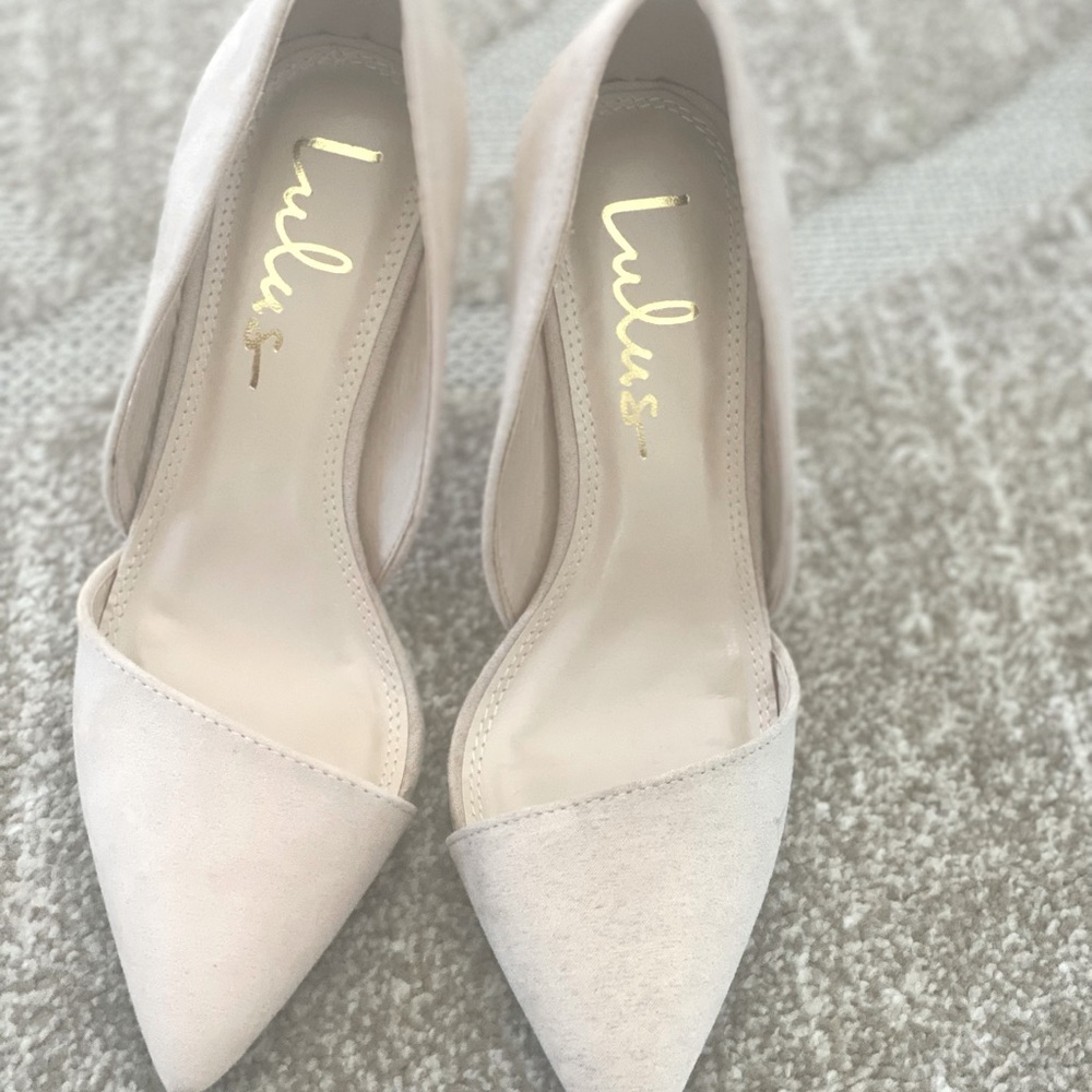 Lulus brand. Brand new without box. Sz 6. 4” heels.